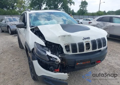 2019 Jeep Cherokee Trailhawk Elite 4X4 from USA, damaged, VIN 1C4PJMBX8KD140435